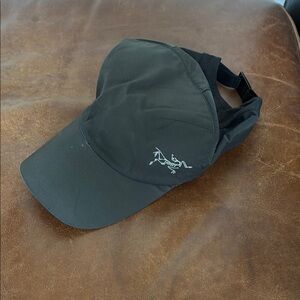 Arc'teryx black running hat